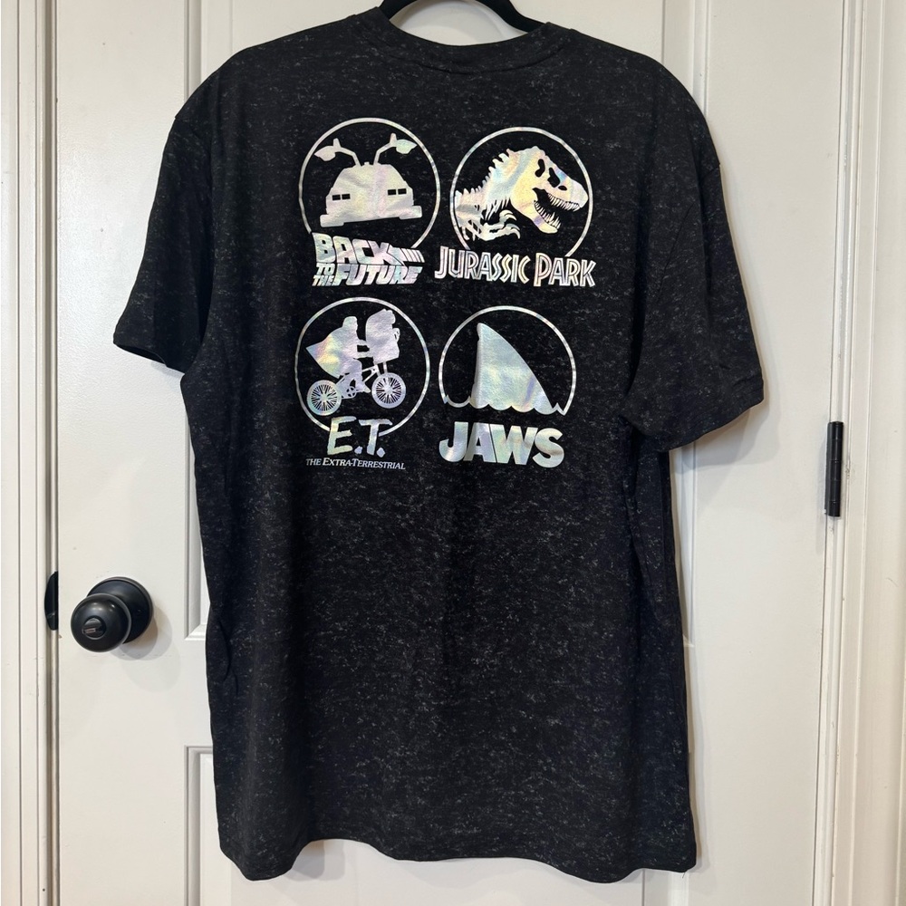 UNIVERSAL STUDIOS METALLIC MOVIE MASHUP TEE B2TF JURASSIC PARK ET JAWS XXL - Picture 4 of 8